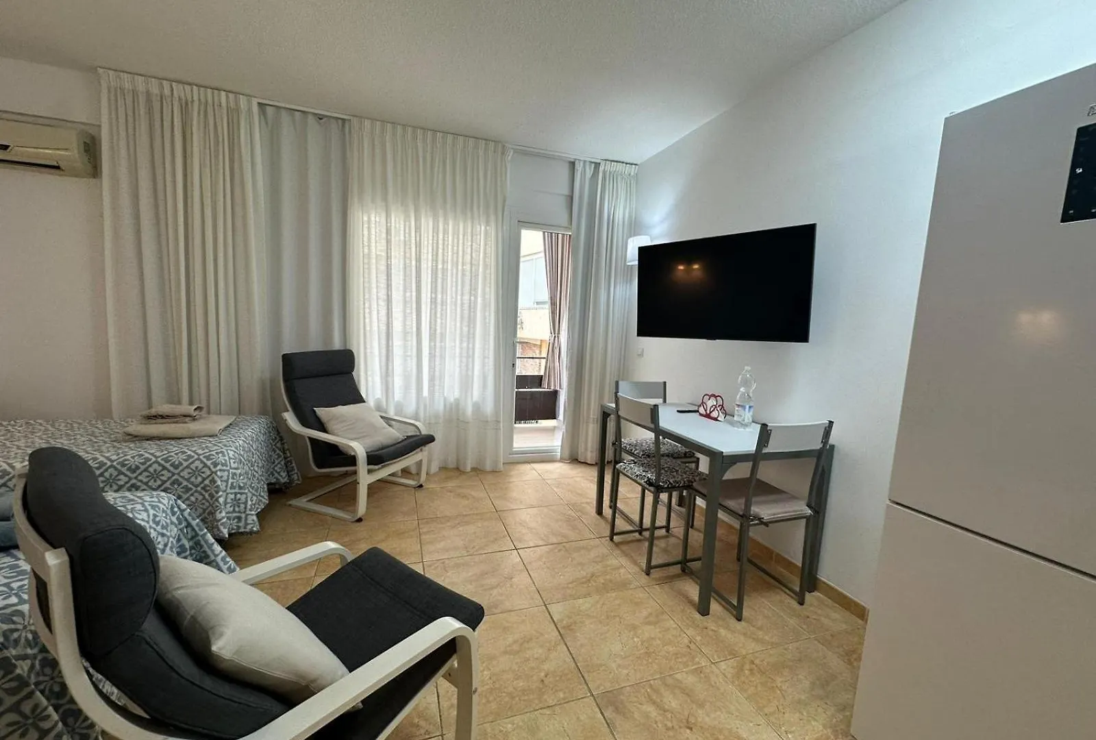 Apartamento Ama611 - Terraza, Wifi, Playa La Carihuela A 100 Metros Torremolinos España