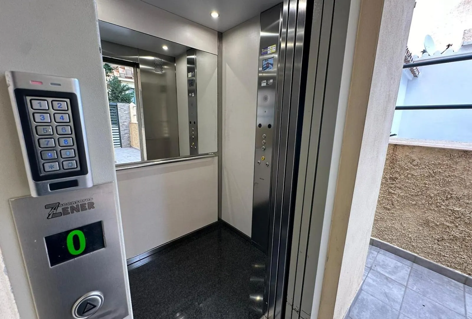 Apartamento Ama611 - Terraza, Wifi, Playa La Carihuela A 100 Metros Torremolinos 0*,